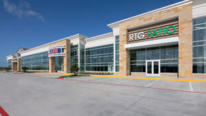 Shopping center built by Houston general contractor Keeton Construction Services Construction