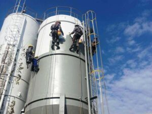 Houston industrial painting contractor painting silo