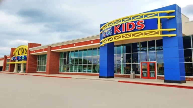Rooms To Go Retail Center in Houston TX - exterior view showing Rooms To Go Kids and main building entries, Keeton Construction Services