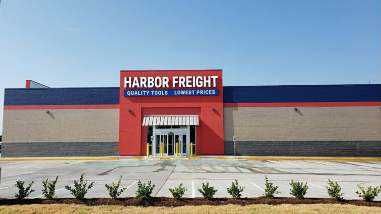 Harbor Freight Rosenberg, TX - front exterior of the building by Keeton Construction Services