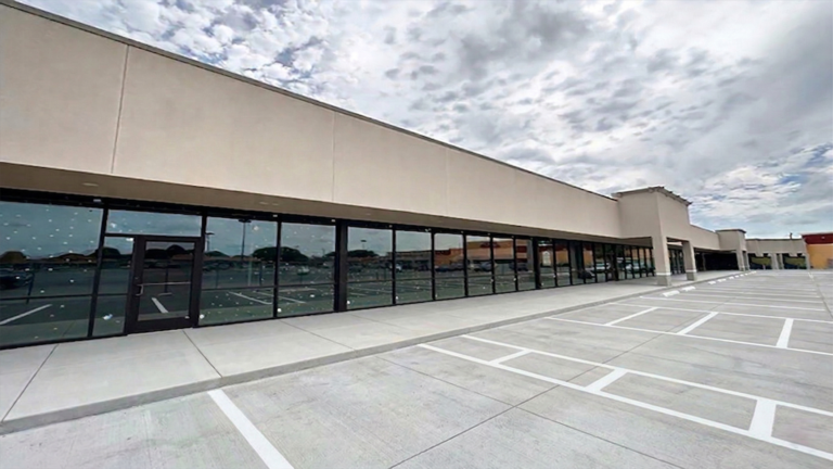 Fairmont Retail Center building exterior and parking lot, Pasadena TX - Keeton Construction Services